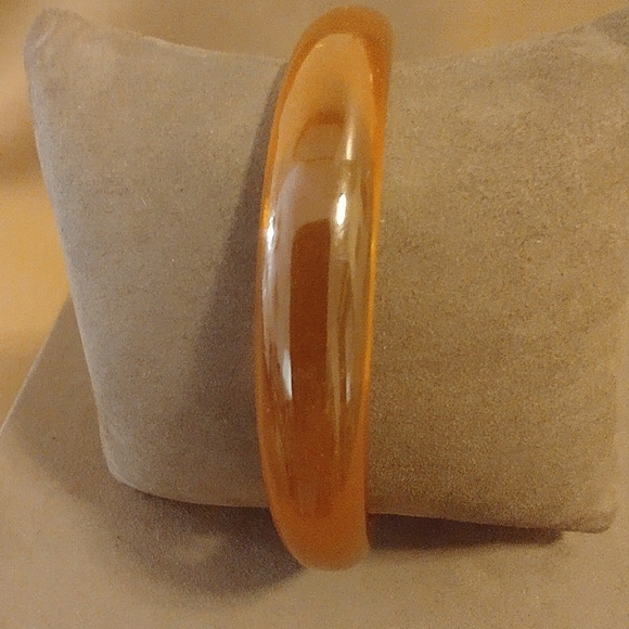 Bakelite Apple Juice Bracelet - Picture 1 of 3
